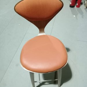 SUSHI BAR STOOL WALNUT COM COL APL 750